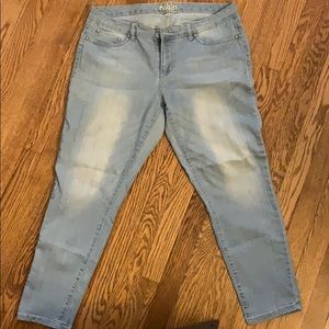 Reign Light Blue Jeans